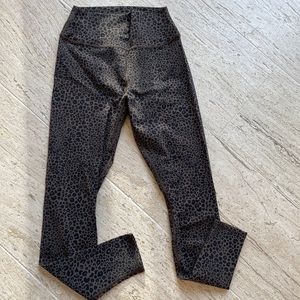 Alo High-Waist Vapor Leopard Legging